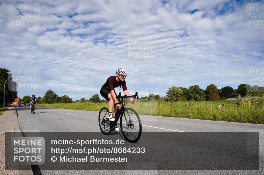 31.08.2025 - Elbe Triathlon Hamburg Michael Burmester http://msf.ph/oto/8664233 31.08.2025 09:49:00 Radfahren 319, 428, 532, 726, 727, 822, 842, 921 meine-sportfotos.de