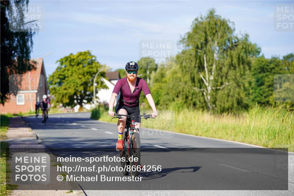31.08.2025 - Elbe Triathlon Hamburg Michael Burmester http://msf.ph/oto/8664256 31.08.2025 09:23:19 Radfahren 508, 524 meine-sportfotos.de