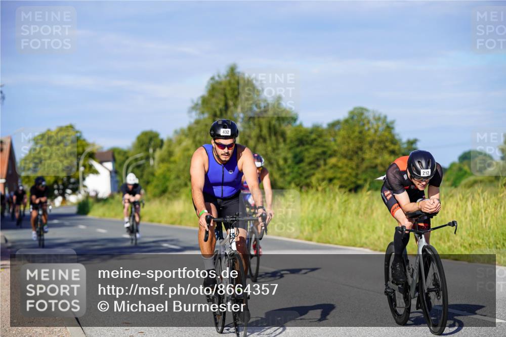 31.08.2025 - Elbe Triathlon Hamburg Michael Burmester http://msf.ph/oto/8664357 31.08.2025 09:23:57 Radfahren 212, 309, 353, 432, 470, 481, 512, 549, 639, 695, 746 meine-sportfotos.de