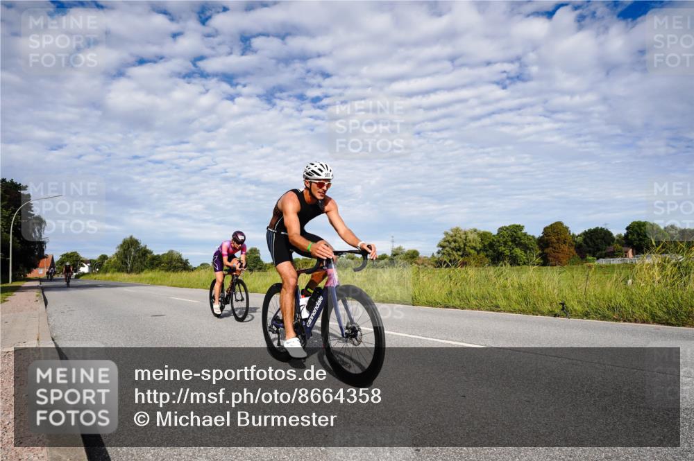 31.08.2025 - Elbe Triathlon Hamburg Michael Burmester http://msf.ph/oto/8664358 31.08.2025 09:50:52 Radfahren 397, 596, 689, 730, 735, 812, 861, 918 meine-sportfotos.de