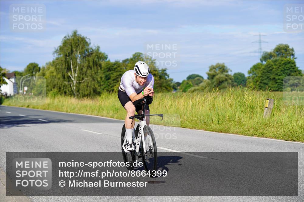31.08.2025 - Elbe Triathlon Hamburg Michael Burmester http://msf.ph/oto/8664399 31.08.2025 09:24:06 Radfahren 185, 309, 436, 470, 511, 536, 695 meine-sportfotos.de