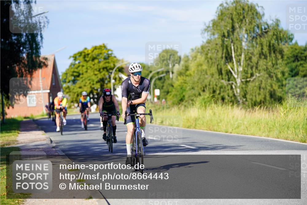 31.08.2025 - Elbe Triathlon Hamburg Michael Burmester http://msf.ph/oto/8664443 31.08.2025 09:24:20 Radfahren 233, 288, 335, 418, 435, 454, 473, 499, 728 meine-sportfotos.de