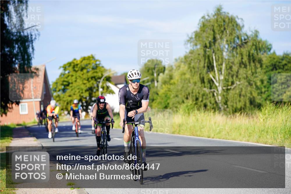 31.08.2025 - Elbe Triathlon Hamburg Michael Burmester http://msf.ph/oto/8664447 31.08.2025 09:24:20 Radfahren 233, 288, 335, 418, 435, 454, 473, 499, 728 meine-sportfotos.de