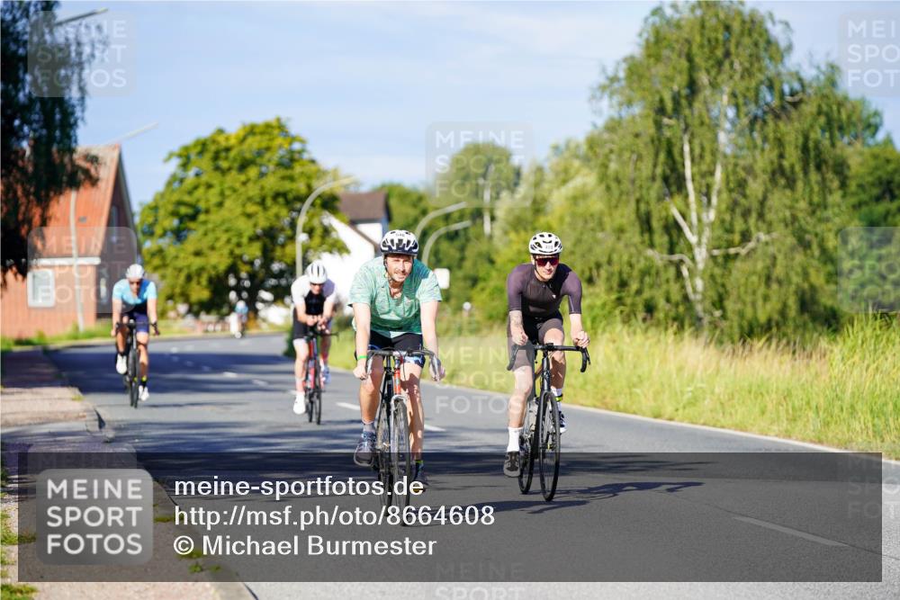 31.08.2025 - Elbe Triathlon Hamburg Michael Burmester http://msf.ph/oto/8664608 31.08.2025 09:25:15 Radfahren 293, 459, 462, 546, 611, 753 meine-sportfotos.de