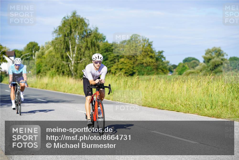 31.08.2025 - Elbe Triathlon Hamburg Michael Burmester http://msf.ph/oto/8664731 31.08.2025 09:25:51 Radfahren 334, 348, 366, 424, 507, 525, 550, 554, 579, 625 meine-sportfotos.de