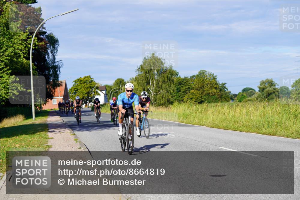 31.08.2025 - Elbe Triathlon Hamburg Michael Burmester http://msf.ph/oto/8664819 31.08.2025 09:26:28 Radfahren 175, 316, 318, 341, 355, 395, 434, 438, 471, 558, 650 meine-sportfotos.de