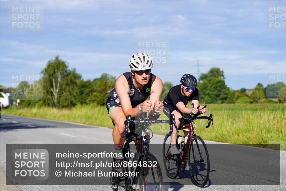 31.08.2025 - Elbe Triathlon Hamburg Michael Burmester http://msf.ph/oto/8664832 31.08.2025 09:26:31 Radfahren 175, 248, 316, 318, 341, 434, 438, 444, 445, 461, 471, 558, 650, 725 meine-sportfotos.de