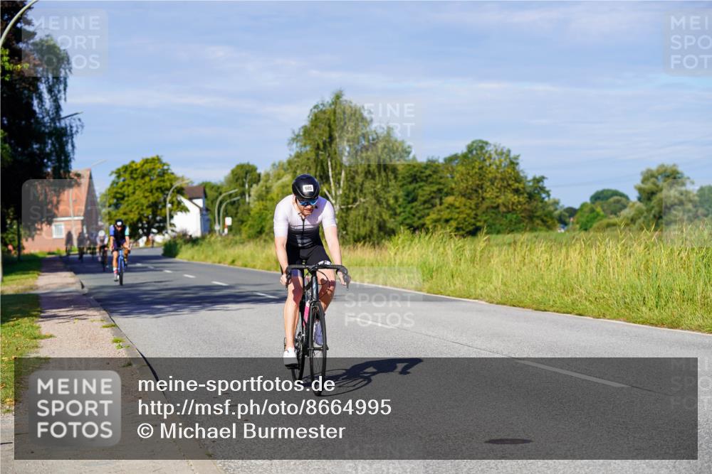 31.08.2025 - Elbe Triathlon Hamburg Michael Burmester http://msf.ph/oto/8664995 31.08.2025 09:27:23 Radfahren 247, 563, 605, 678 meine-sportfotos.de