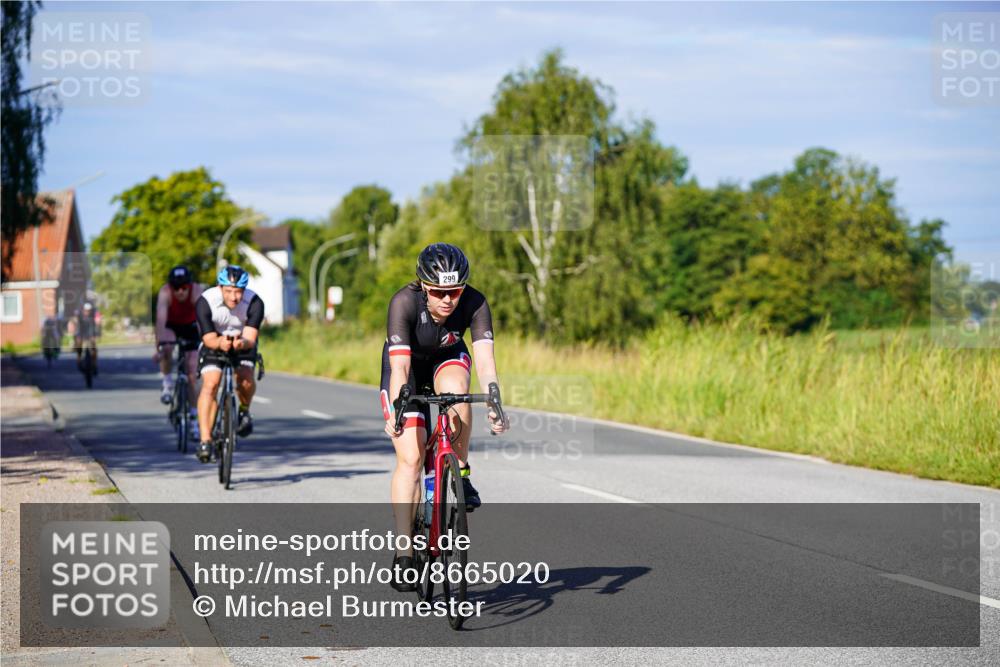 31.08.2025 - Elbe Triathlon Hamburg Michael Burmester http://msf.ph/oto/8665020 31.08.2025 09:27:31 Radfahren 247, 299, 321, 354, 385, 623 meine-sportfotos.de