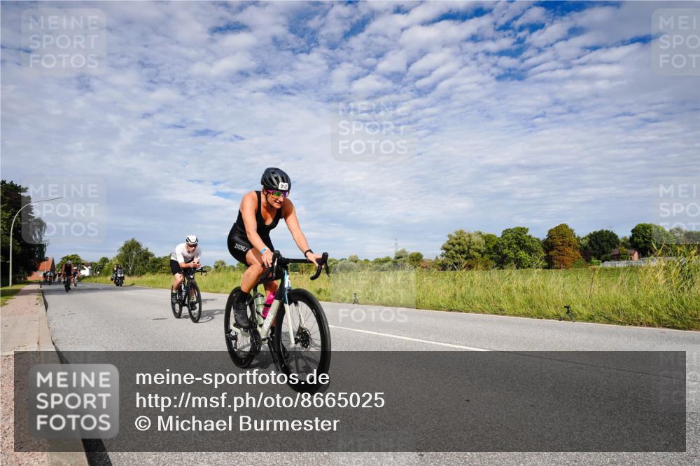31.08.2025 - Elbe Triathlon Hamburg Michael Burmester http://msf.ph/oto/8665025 31.08.2025 10:02:57 Radfahren 428, 495, 618, 638, 682, 696, 727, 739, 850, 912 meine-sportfotos.de