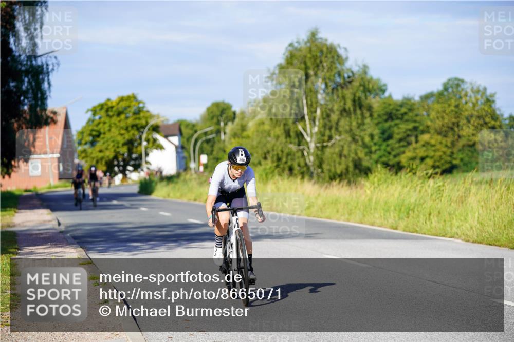 31.08.2025 - Elbe Triathlon Hamburg Michael Burmester http://msf.ph/oto/8665071 31.08.2025 09:27:47 Radfahren 268, 311, 324, 624 meine-sportfotos.de