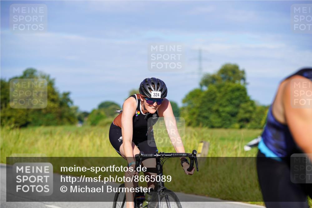 31.08.2025 - Elbe Triathlon Hamburg Michael Burmester http://msf.ph/oto/8665089 31.08.2025 09:27:54 Radfahren 324, 624, 630 meine-sportfotos.de