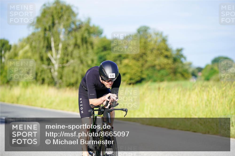 31.08.2025 - Elbe Triathlon Hamburg Michael Burmester http://msf.ph/oto/8665097 31.08.2025 09:28:01 Radfahren 333, 383, 630 meine-sportfotos.de