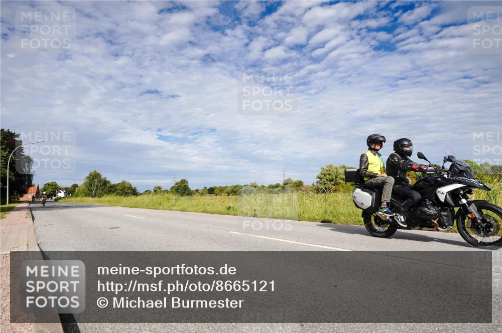 31.08.2025 - Elbe Triathlon Hamburg Michael Burmester http://msf.ph/oto/8665121 31.08.2025 10:04:03 Radfahren 856 meine-sportfotos.de