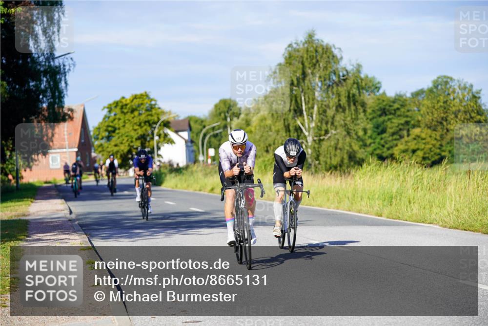 31.08.2025 - Elbe Triathlon Hamburg Michael Burmester http://msf.ph/oto/8665131 31.08.2025 09:28:19 Radfahren 281, 535, 567, 590, 629, 645, 648 meine-sportfotos.de