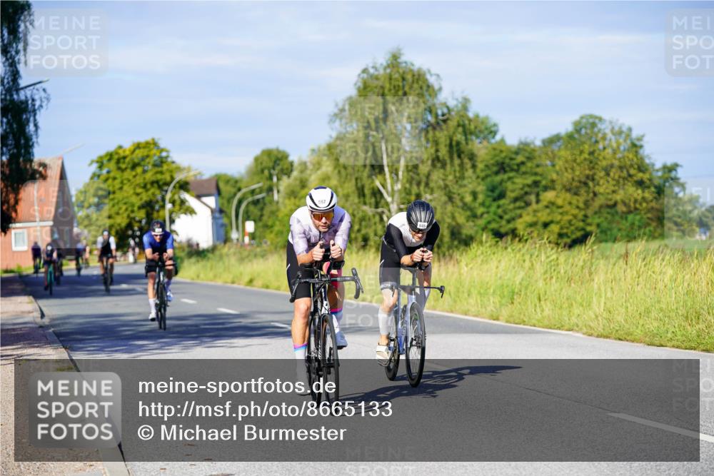 31.08.2025 - Elbe Triathlon Hamburg Michael Burmester http://msf.ph/oto/8665133 31.08.2025 09:28:19 Radfahren 281, 535, 567, 590, 629, 645, 648 meine-sportfotos.de