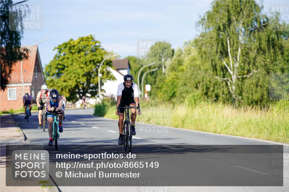 31.08.2025 - Elbe Triathlon Hamburg Michael Burmester http://msf.ph/oto/8665149 31.08.2025 09:28:22 Radfahren 281, 562, 567, 590, 645, 648, 672 meine-sportfotos.de