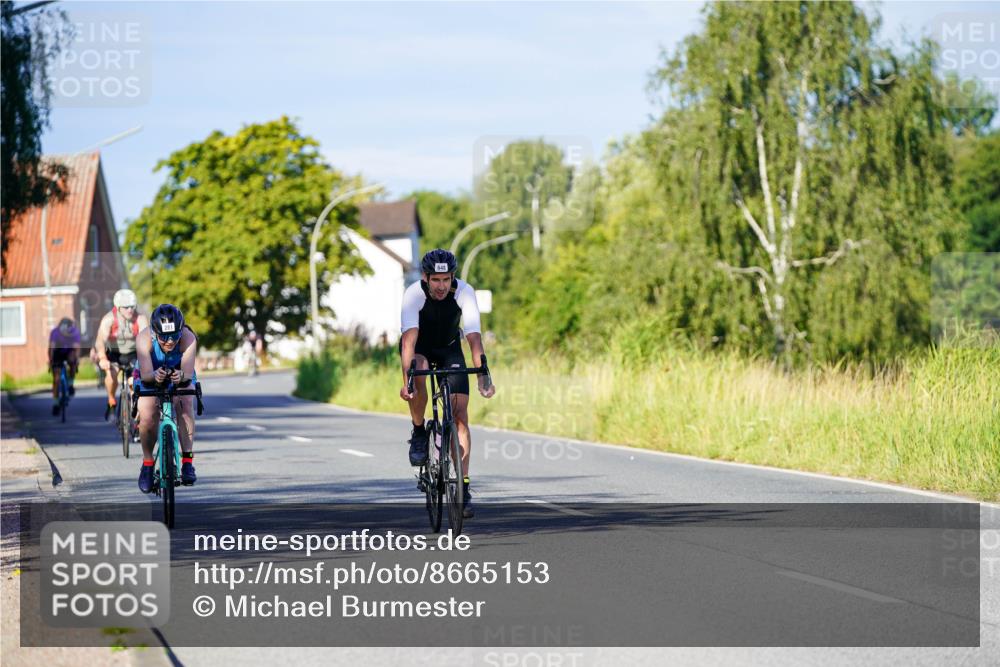 31.08.2025 - Elbe Triathlon Hamburg Michael Burmester http://msf.ph/oto/8665153 31.08.2025 09:28:22 Radfahren 281, 562, 567, 590, 645, 648, 672 meine-sportfotos.de