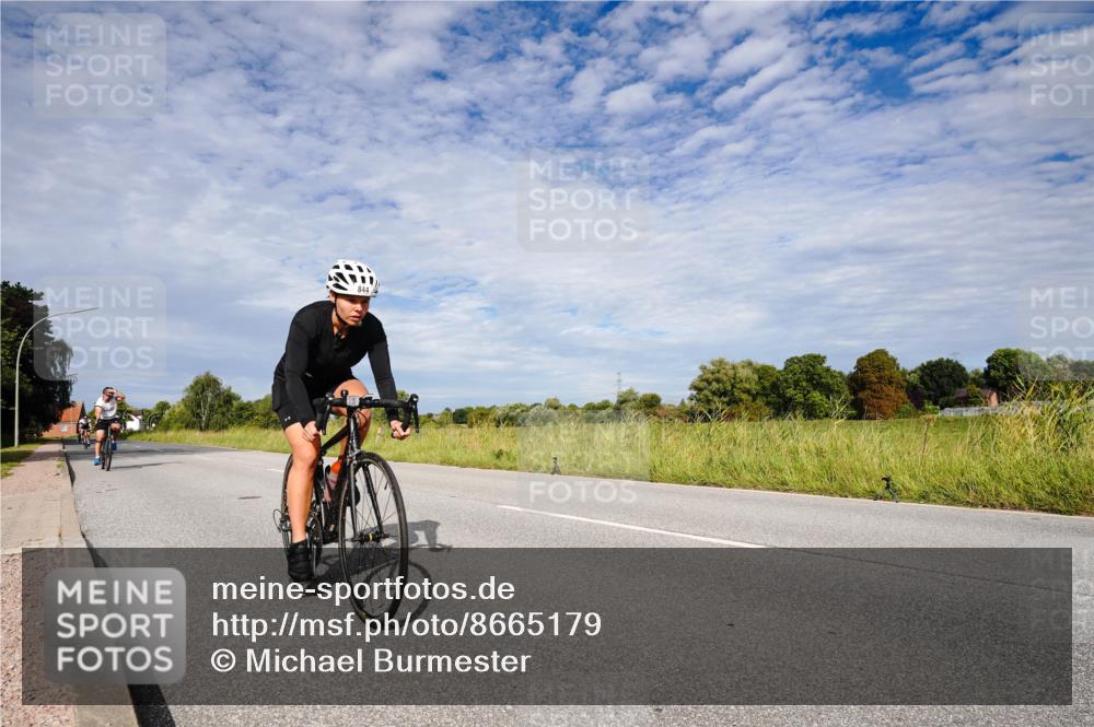 31.08.2025 - Elbe Triathlon Hamburg Michael Burmester http://msf.ph/oto/8665179 31.08.2025 10:05:13 Radfahren 399, 410, 654, 822, 842, 844 meine-sportfotos.de