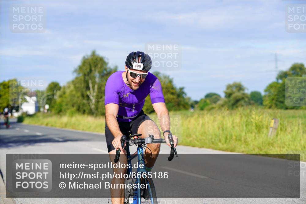 31.08.2025 - Elbe Triathlon Hamburg Michael Burmester http://msf.ph/oto/8665186 31.08.2025 09:28:30 Radfahren 363, 414, 486, 490, 562, 588, 672 meine-sportfotos.de