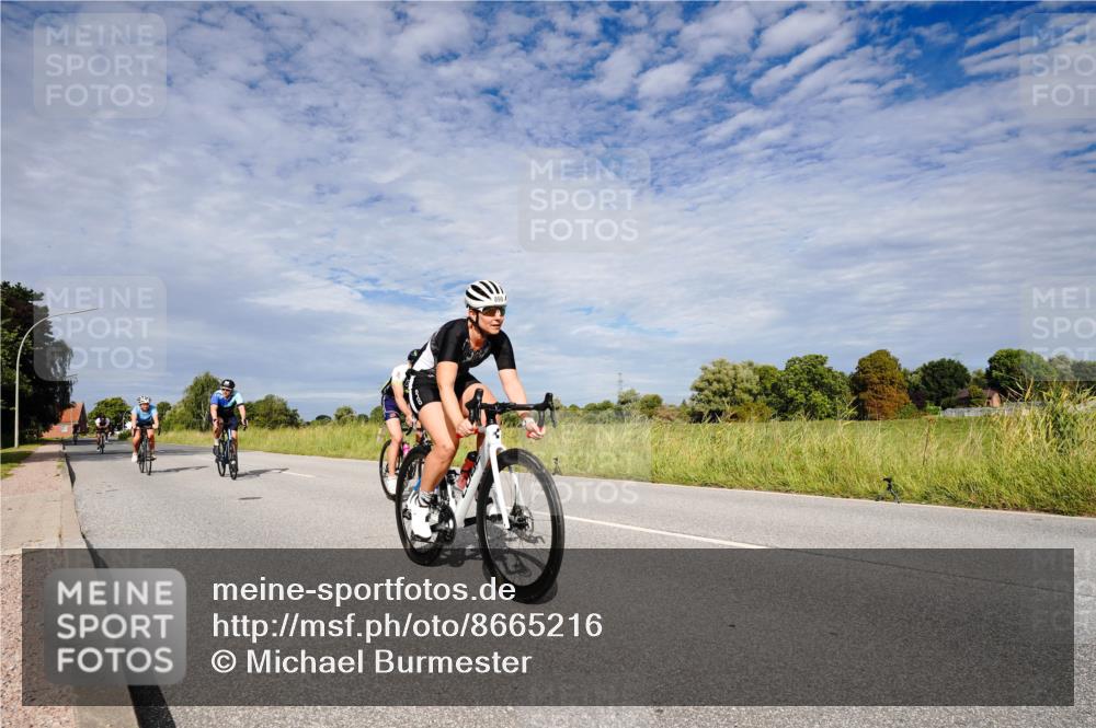 31.08.2025 - Elbe Triathlon Hamburg Michael Burmester http://msf.ph/oto/8665216 31.08.2025 10:06:20 Radfahren 322, 504, 611, 730, 744, 782, 899 meine-sportfotos.de