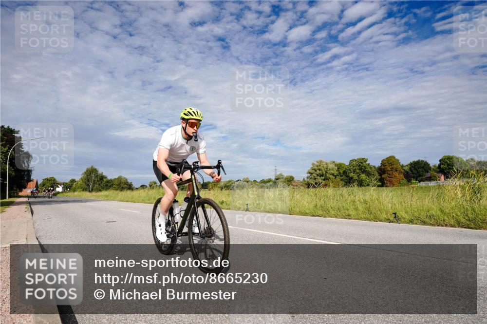 31.08.2025 - Elbe Triathlon Hamburg Michael Burmester http://msf.ph/oto/8665230 31.08.2025 10:06:39 Radfahren 480, 612, 769, 796, 810, 814 meine-sportfotos.de