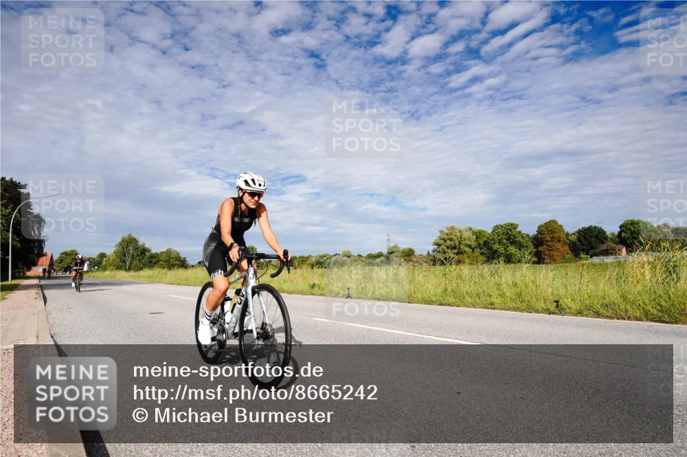 31.08.2025 - Elbe Triathlon Hamburg Michael Burmester http://msf.ph/oto/8665242 31.08.2025 10:06:48 Radfahren 832, 871, 914 meine-sportfotos.de