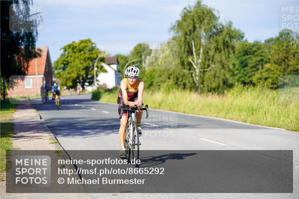 31.08.2025 - Elbe Triathlon Hamburg Michael Burmester http://msf.ph/oto/8665292 31.08.2025 09:29:04 Radfahren 216, 259, 359, 360 meine-sportfotos.de