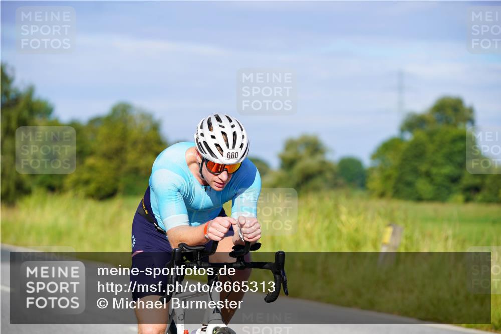 31.08.2025 - Elbe Triathlon Hamburg Michael Burmester http://msf.ph/oto/8665313 31.08.2025 09:29:14 Radfahren 165, 359, 377, 660 meine-sportfotos.de