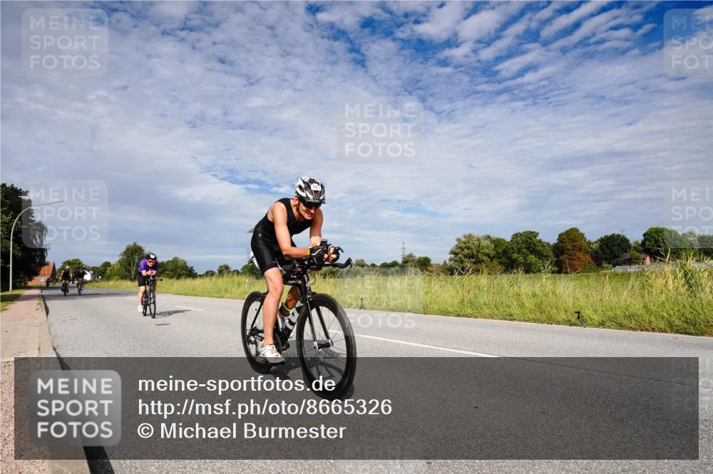 31.08.2025 - Elbe Triathlon Hamburg Michael Burmester http://msf.ph/oto/8665326 31.08.2025 10:08:27 Radfahren 472, 704, 741, 905, 922 meine-sportfotos.de