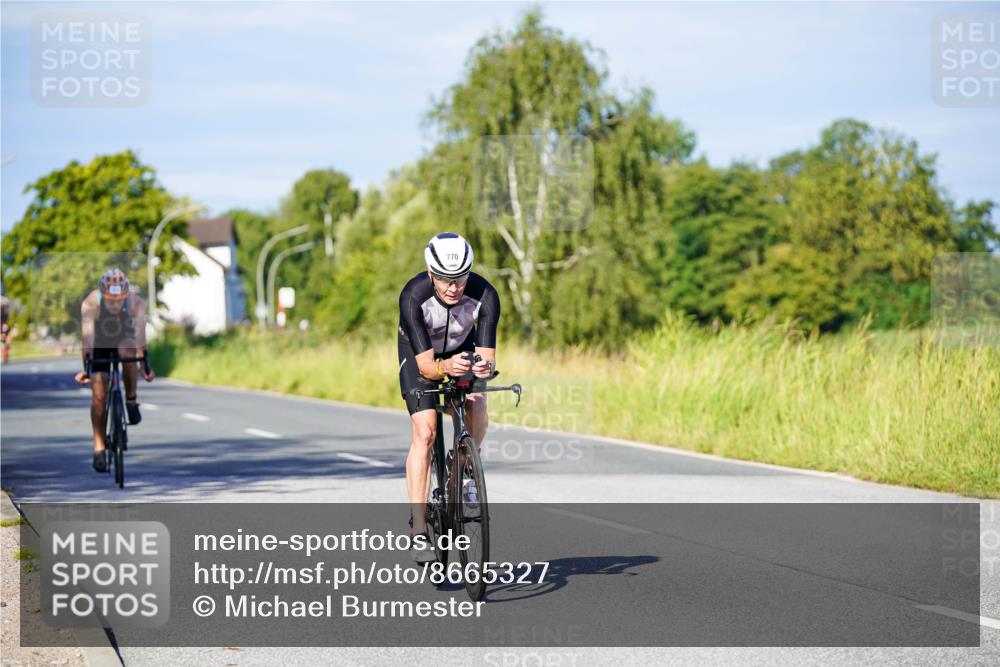 31.08.2025 - Elbe Triathlon Hamburg Michael Burmester http://msf.ph/oto/8665327 31.08.2025 09:29:23 Radfahren 357, 566, 770 meine-sportfotos.de