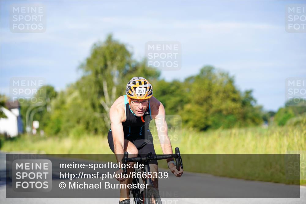 31.08.2025 - Elbe Triathlon Hamburg Michael Burmester http://msf.ph/oto/8665339 31.08.2025 09:29:25 Radfahren 357, 566, 770 meine-sportfotos.de
