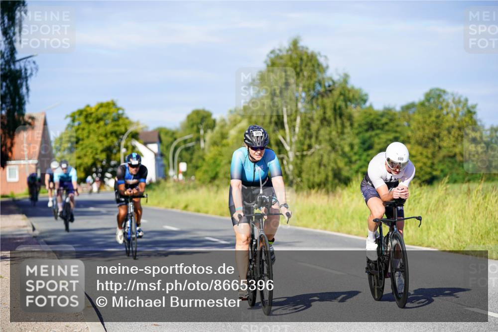 31.08.2025 - Elbe Triathlon Hamburg Michael Burmester http://msf.ph/oto/8665396 31.08.2025 09:30:03 Radfahren 305, 380, 387, 427, 680, 773 meine-sportfotos.de