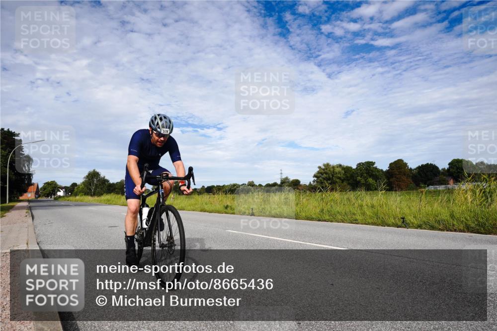 31.08.2025 - Elbe Triathlon Hamburg Michael Burmester http://msf.ph/oto/8665436 31.08.2025 10:11:10 Radfahren 576 meine-sportfotos.de