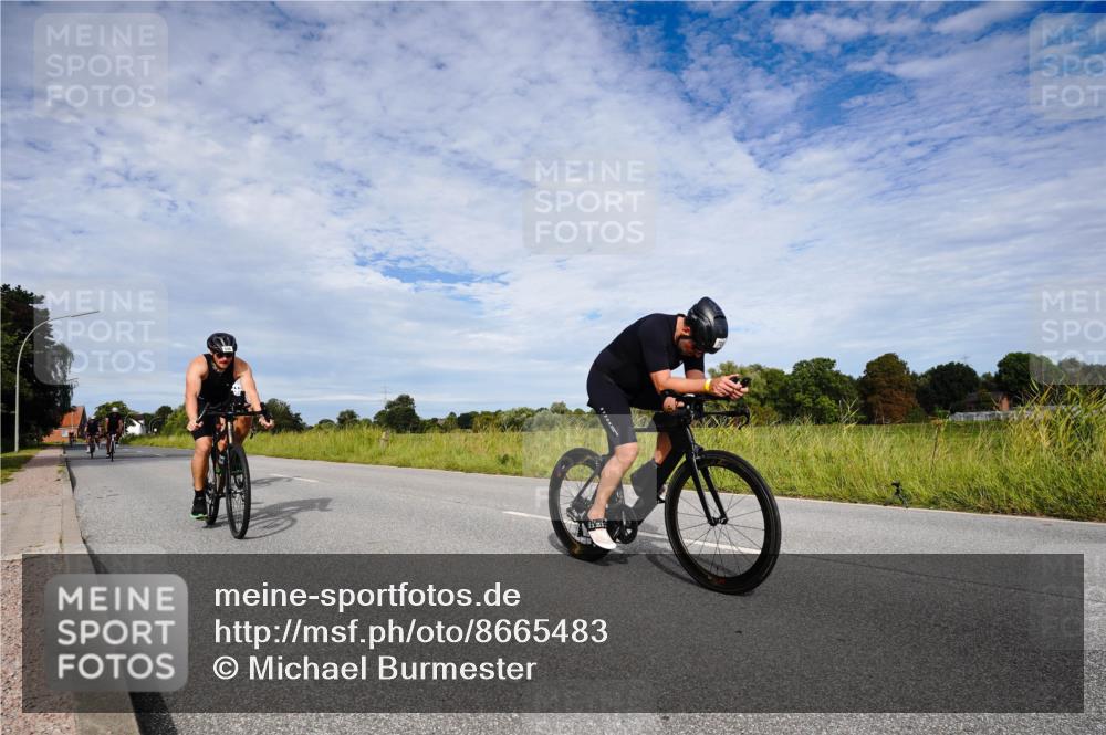 31.08.2025 - Elbe Triathlon Hamburg Michael Burmester http://msf.ph/oto/8665483 31.08.2025 10:12:37 Radfahren 499, 530, 536, 648, 673, 708, 720, 748, 813, 815, 848 meine-sportfotos.de