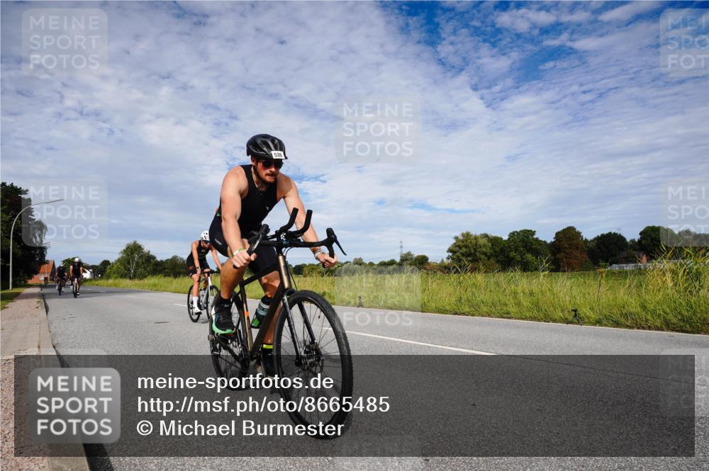 31.08.2025 - Elbe Triathlon Hamburg Michael Burmester http://msf.ph/oto/8665485 31.08.2025 10:12:37 Radfahren 499, 530, 536, 648, 673, 708, 720, 748, 813, 815, 848 meine-sportfotos.de