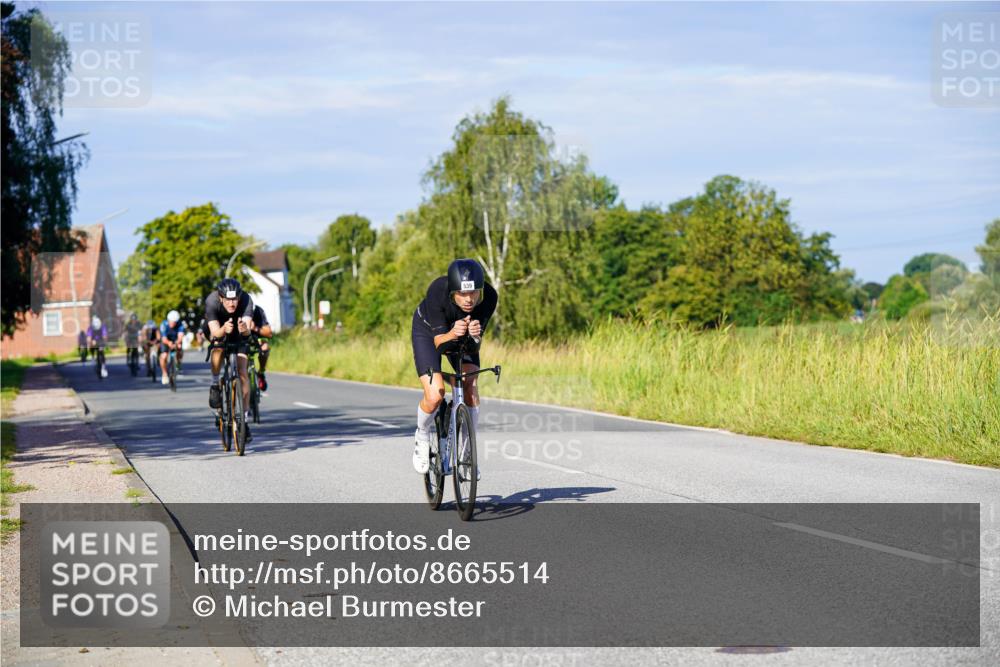 31.08.2025 - Elbe Triathlon Hamburg Michael Burmester http://msf.ph/oto/8665514 31.08.2025 09:30:39 Radfahren 192, 364, 384, 421, 539, 669 meine-sportfotos.de