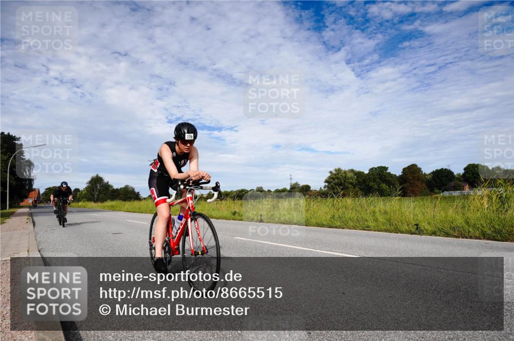 31.08.2025 - Elbe Triathlon Hamburg Michael Burmester http://msf.ph/oto/8665515 31.08.2025 10:13:01 Radfahren 486, 500, 711, 779 meine-sportfotos.de