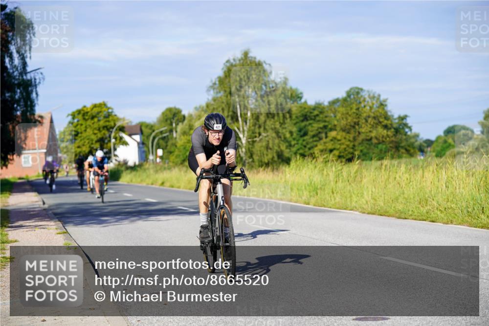 31.08.2025 - Elbe Triathlon Hamburg Michael Burmester http://msf.ph/oto/8665520 31.08.2025 09:30:40 Radfahren 192, 364, 384, 413, 421, 539, 669, 684 meine-sportfotos.de
