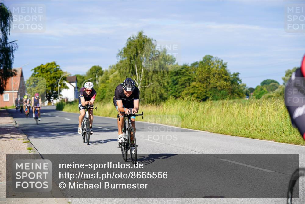 31.08.2025 - Elbe Triathlon Hamburg Michael Burmester http://msf.ph/oto/8665566 31.08.2025 09:30:53 Radfahren 176, 256, 332, 378, 476, 489, 505, 602, 756 meine-sportfotos.de