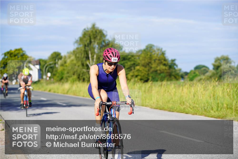 31.08.2025 - Elbe Triathlon Hamburg Michael Burmester http://msf.ph/oto/8665576 31.08.2025 09:30:57 Radfahren 176, 245, 256, 378, 476, 489, 505, 737 meine-sportfotos.de