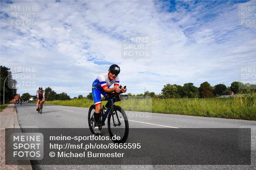 31.08.2025 - Elbe Triathlon Hamburg Michael Burmester http://msf.ph/oto/8665595 31.08.2025 10:14:44 Radfahren 566, 643, 679, 756 meine-sportfotos.de