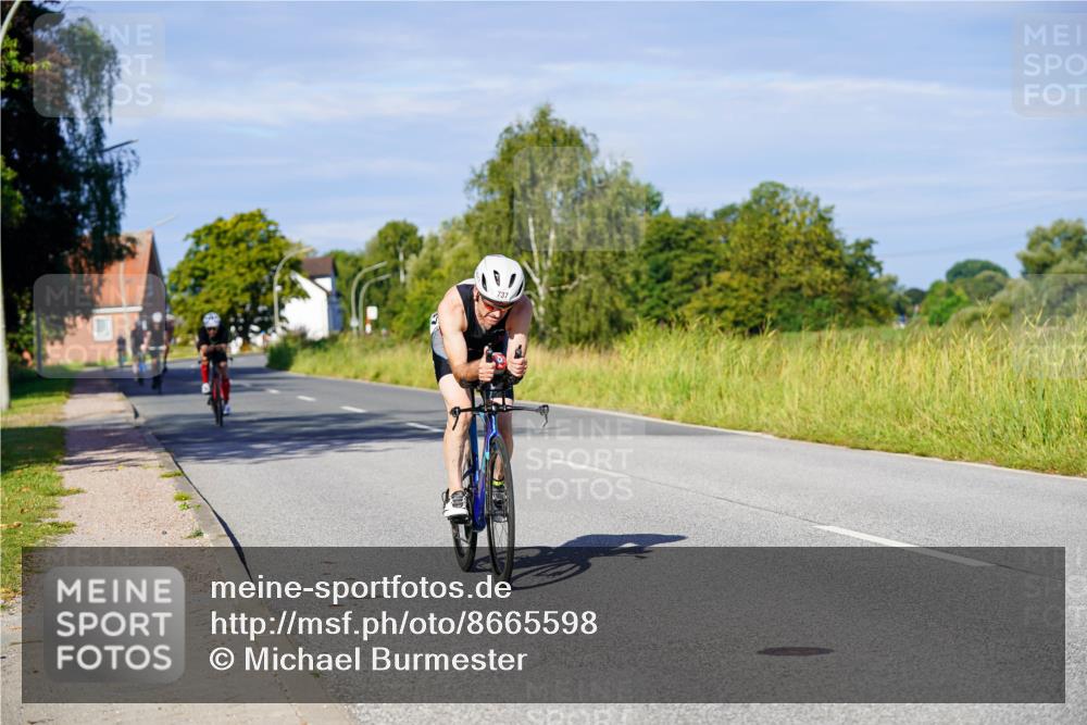 31.08.2025 - Elbe Triathlon Hamburg Michael Burmester http://msf.ph/oto/8665598 31.08.2025 09:31:02 Radfahren 245, 394, 489, 505, 737 meine-sportfotos.de