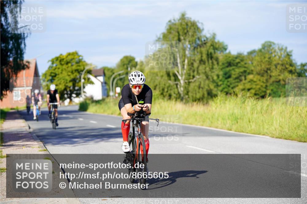 31.08.2025 - Elbe Triathlon Hamburg Michael Burmester http://msf.ph/oto/8665605 31.08.2025 09:31:04 Radfahren 245, 322, 352, 394, 737 meine-sportfotos.de