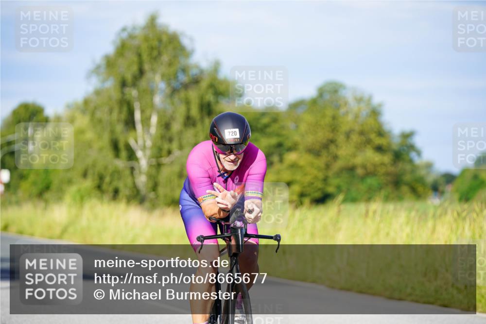 31.08.2025 - Elbe Triathlon Hamburg Michael Burmester http://msf.ph/oto/8665677 31.08.2025 09:31:36 Radfahren 244, 369, 570, 609, 666, 720 meine-sportfotos.de