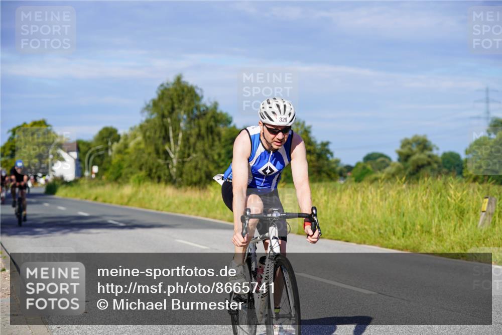 31.08.2025 - Elbe Triathlon Hamburg Michael Burmester http://msf.ph/oto/8665741 31.08.2025 09:31:58 Radfahren 294, 329, 654, 740, 750 meine-sportfotos.de