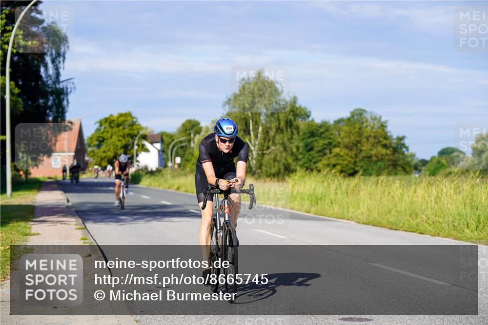 31.08.2025 - Elbe Triathlon Hamburg Michael Burmester http://msf.ph/oto/8665745 31.08.2025 09:32:01 Radfahren 329, 633, 654, 740 meine-sportfotos.de