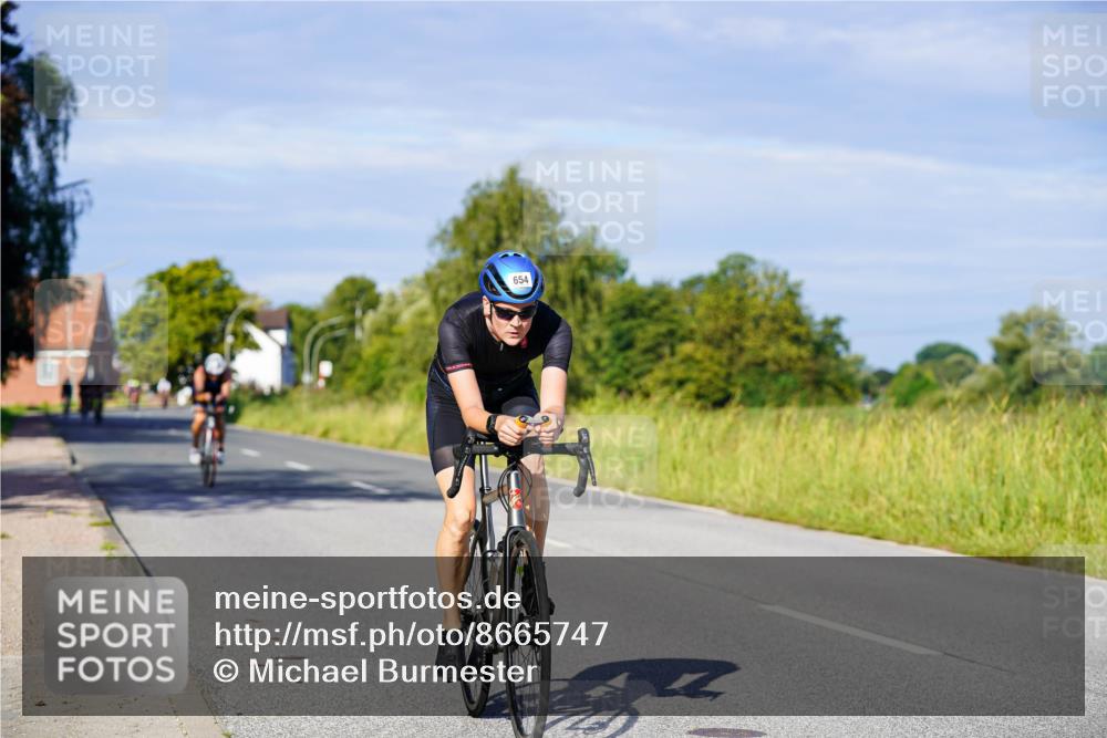 31.08.2025 - Elbe Triathlon Hamburg Michael Burmester http://msf.ph/oto/8665747 31.08.2025 09:32:01 Radfahren 329, 633, 654, 740 meine-sportfotos.de