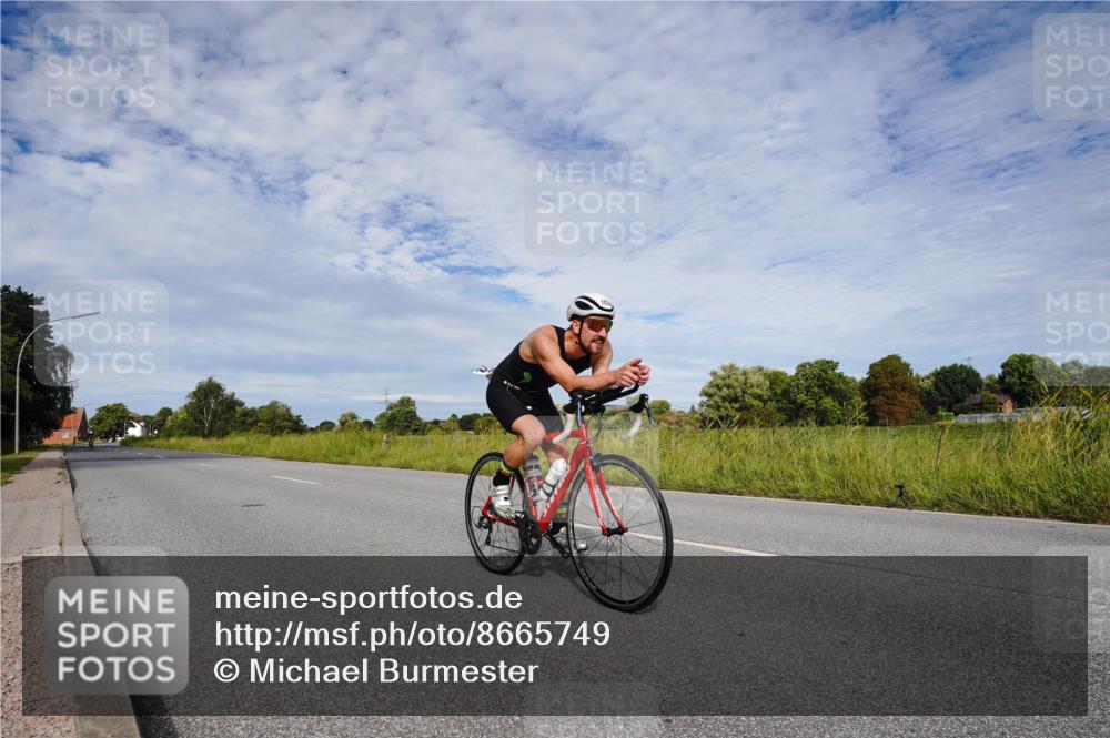 31.08.2025 - Elbe Triathlon Hamburg Michael Burmester http://msf.ph/oto/8665749 31.08.2025 10:18:21 Radfahren 1032 meine-sportfotos.de