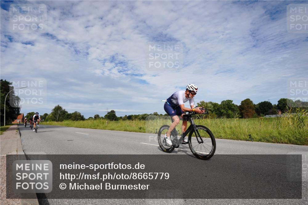 31.08.2025 - Elbe Triathlon Hamburg Michael Burmester http://msf.ph/oto/8665779 31.08.2025 10:19:14 Radfahren 487, 713, 777, 803, 828, 856, 930 meine-sportfotos.de